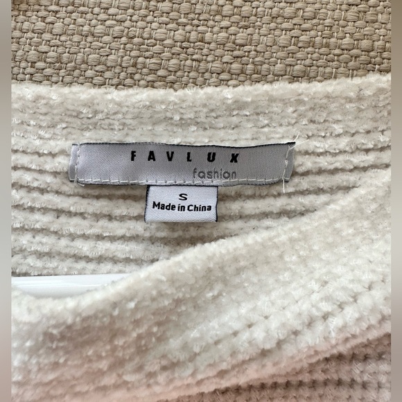 Fav Lux Fashion super soft white sweater - Picture 2 of 2